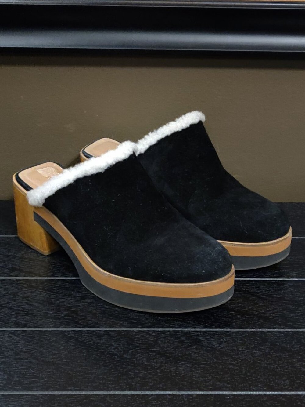 Bernardo Sky Clogs Black Suede Shearling Lined SIZE US 8
